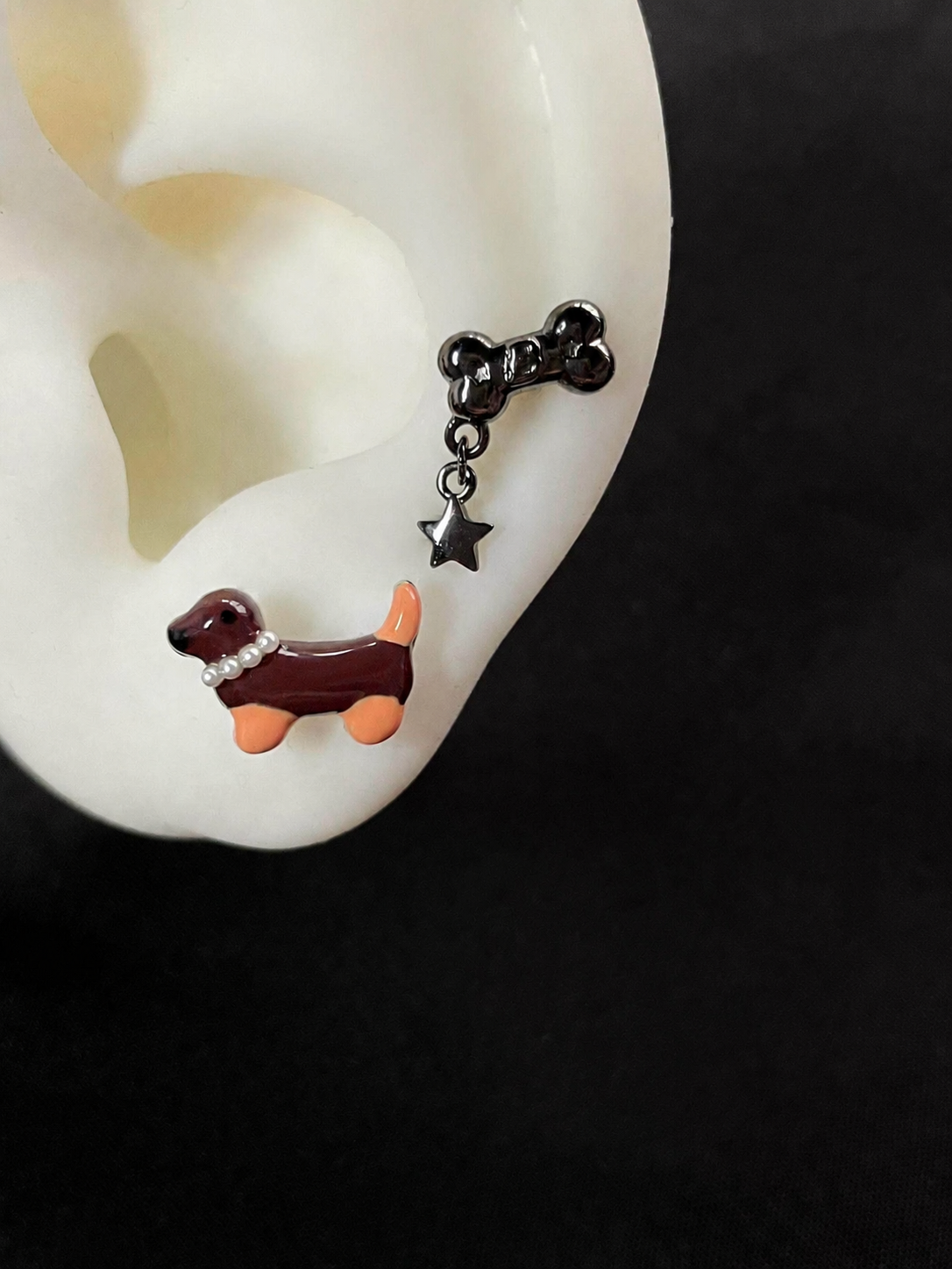 Tanium Dachshund & Bone Pearl Stud (Set of 2) | Flat-Back Anti-Allergy