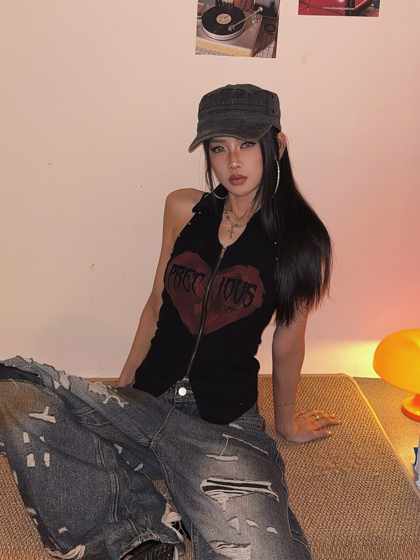 Edgy Heart Graphic Studded Halter Vest | Women's Summer Hot Girl Zipper Crop Top