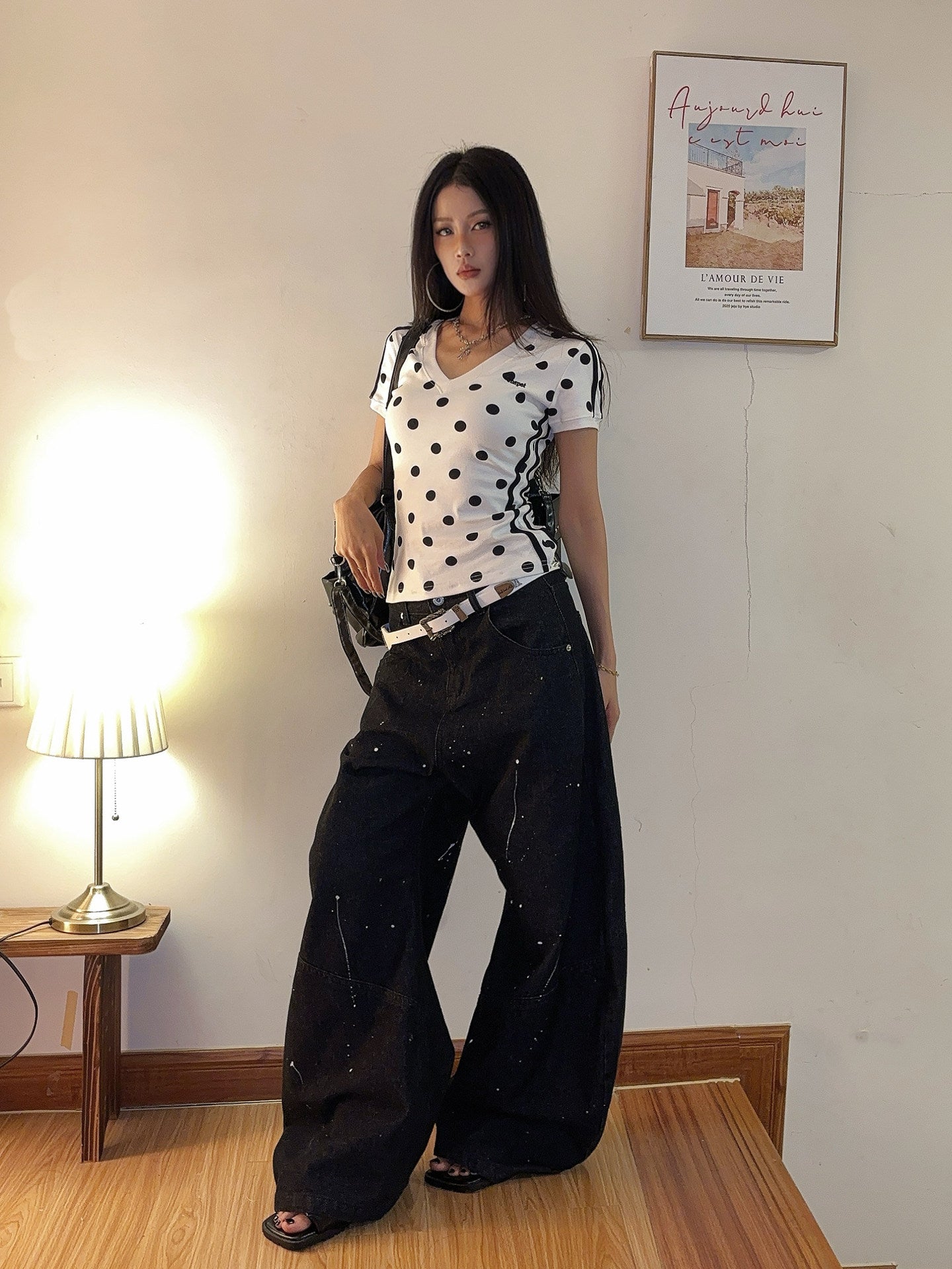 Polka Dot Crop Top – Slimming V-Neck Sporty Tee
